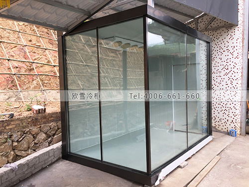 小型玻璃冷庫(kù)安裝.jpg